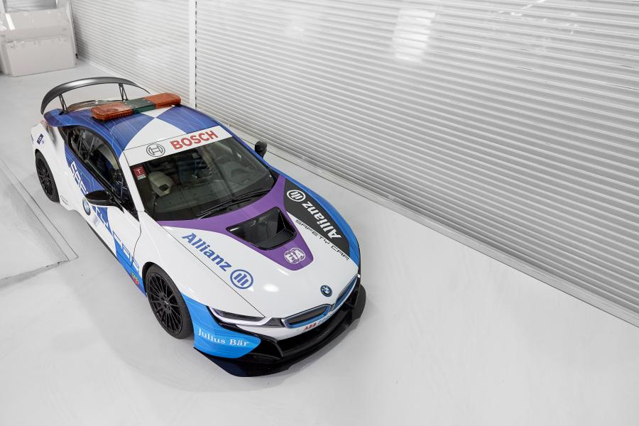  BMW i8 Formula E Safety Car 2019 года  (фото 3 из 17)